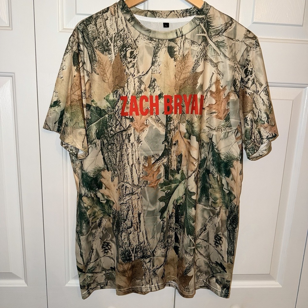 Zach Bryan 2026 Tour camo T-shirt (Size Large)